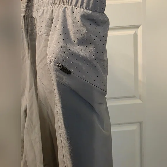 VRST Mens Accelerate Run Shorts In Silver Shadow Size XXL - Picture 6 of 6